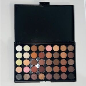 Popfeel brand neutral-shade eyeshadow palette